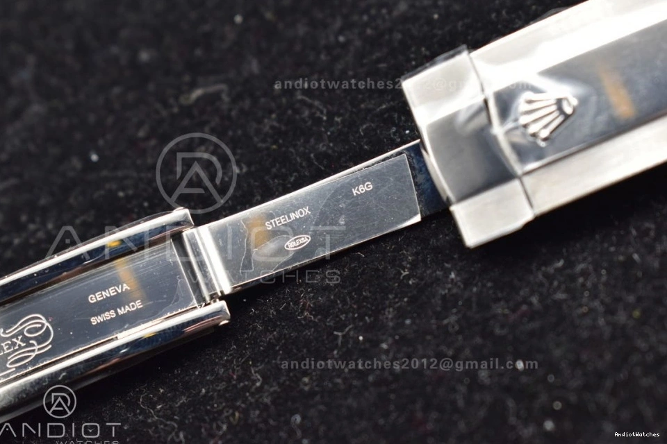 SS Skydweller Best Edition A23J Bracelet 1112 TWF Black on Snug Dial SS 0817